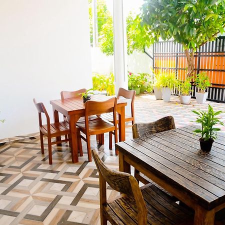 Mario Family Villa And Restaurant Negombo Buitenkant foto