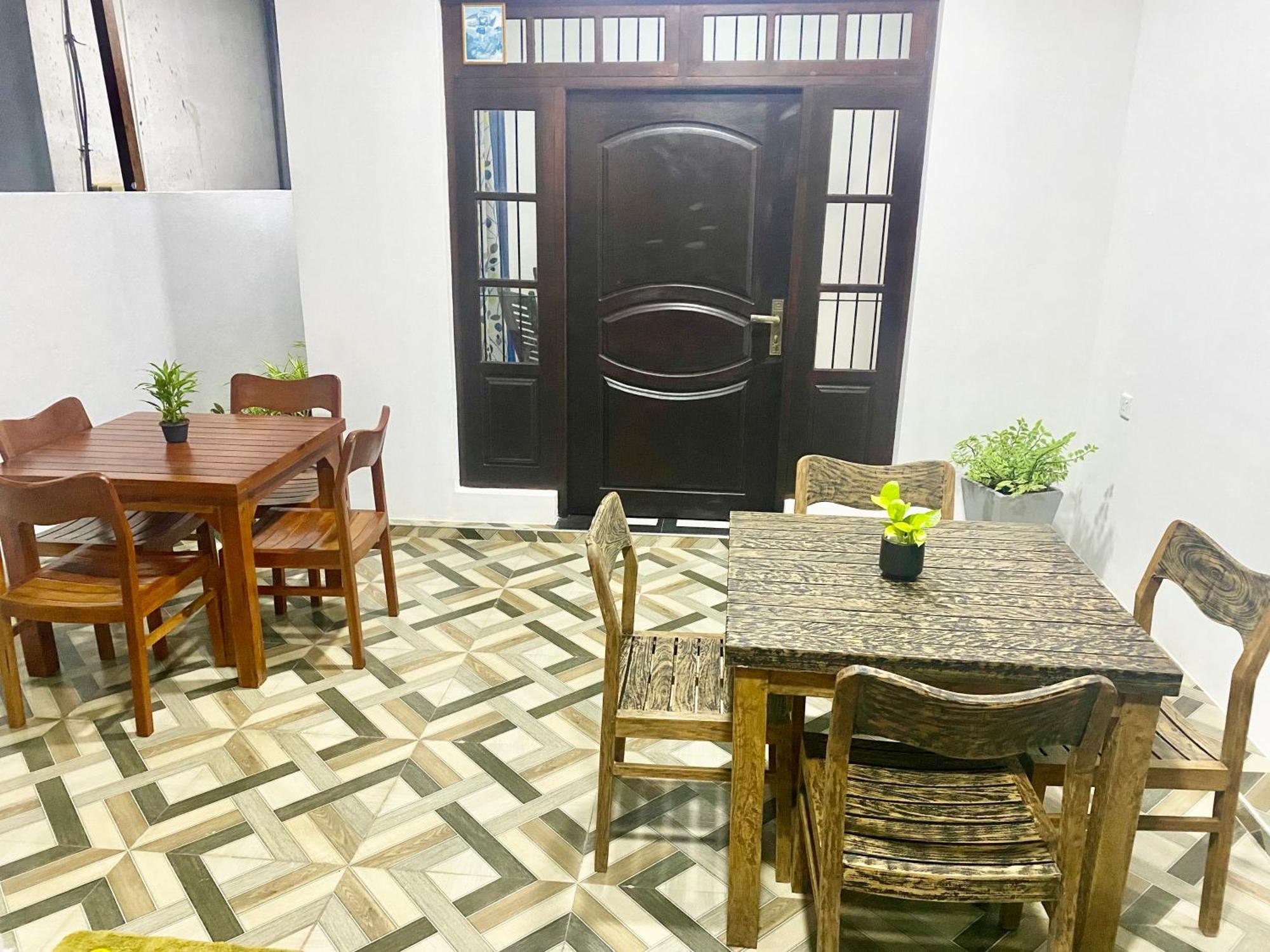 Mario Family Villa And Restaurant Negombo Buitenkant foto