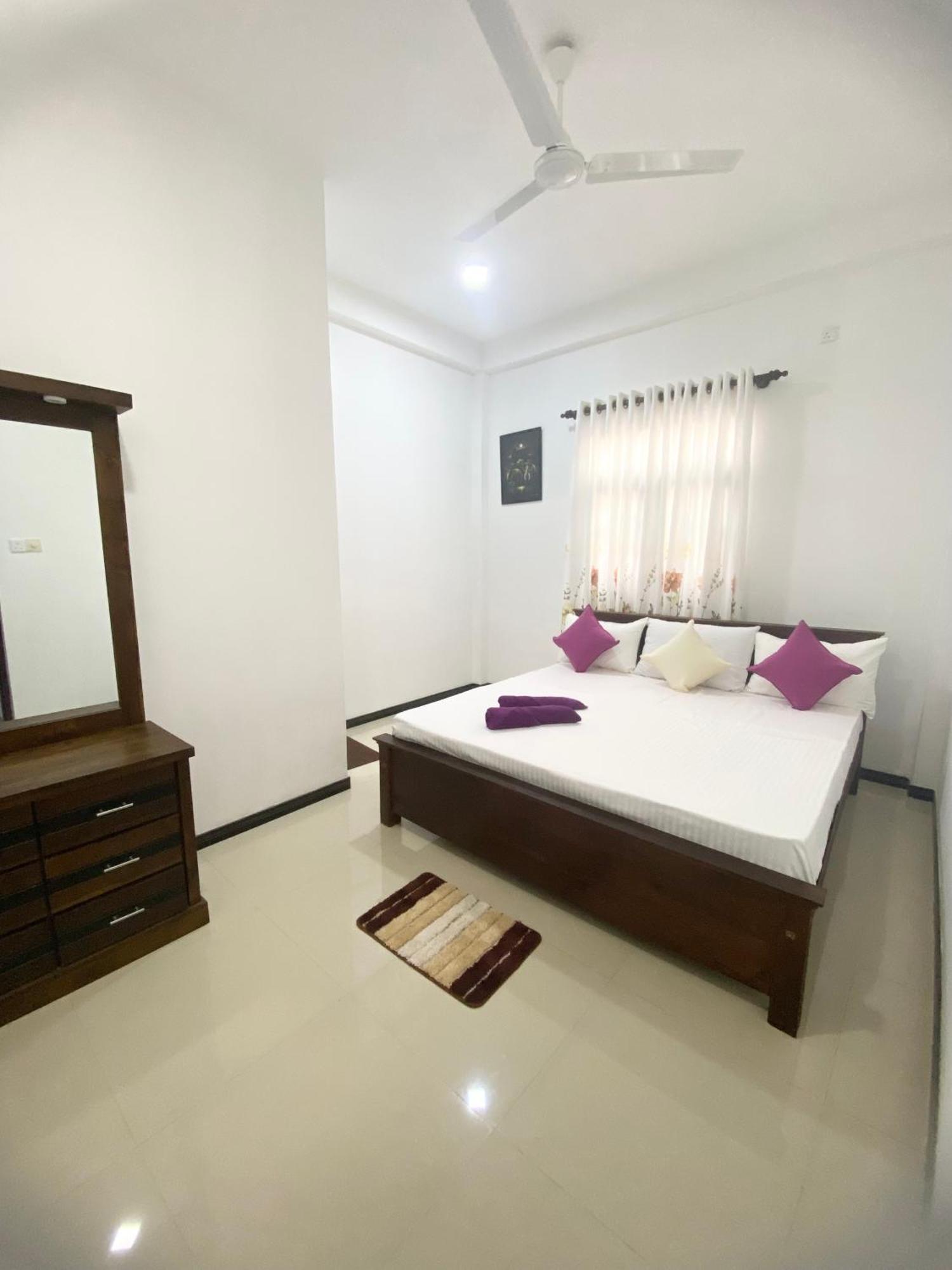 Mario Family Villa And Restaurant Negombo Buitenkant foto