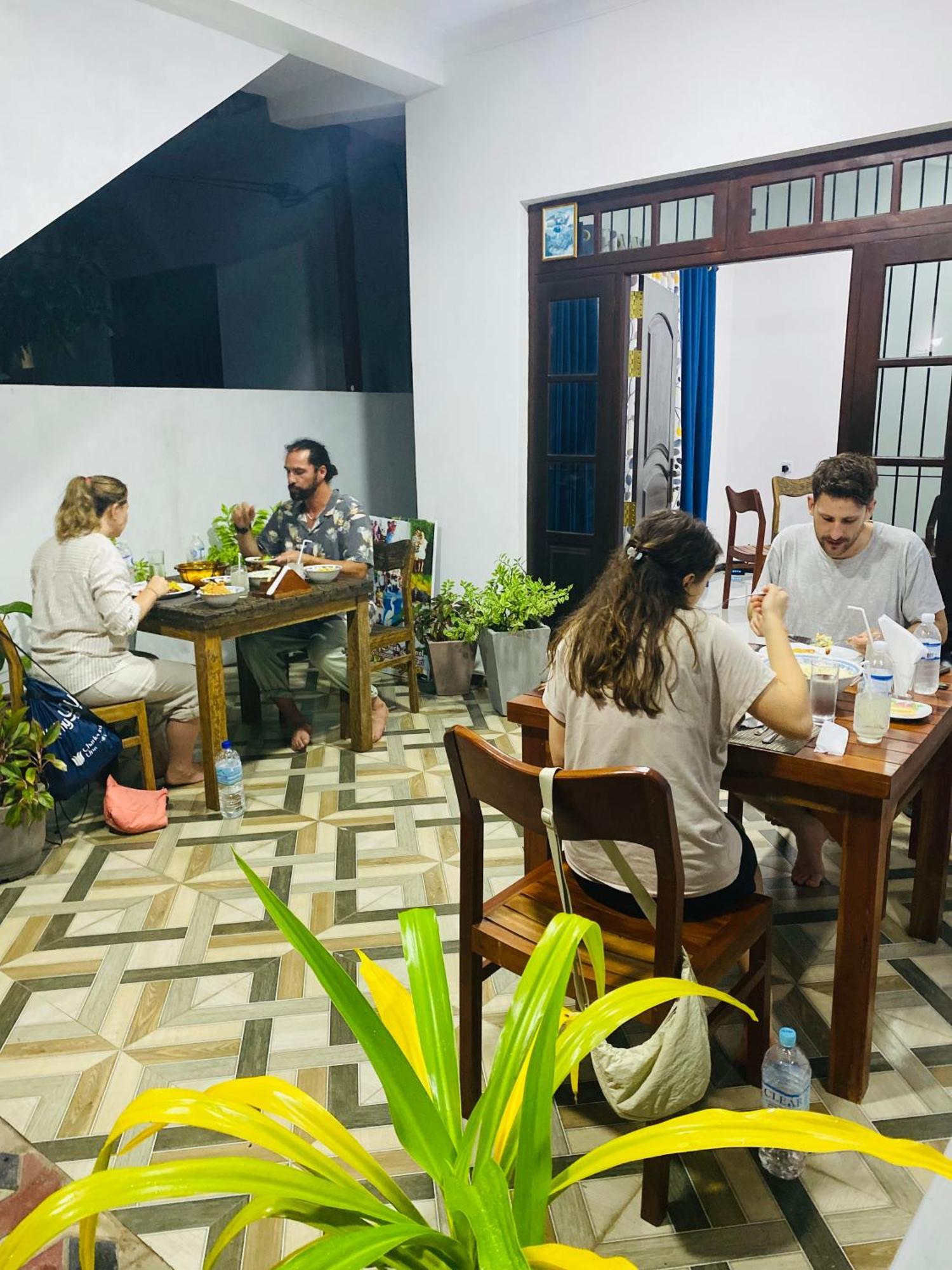 Mario Family Villa And Restaurant Negombo Buitenkant foto