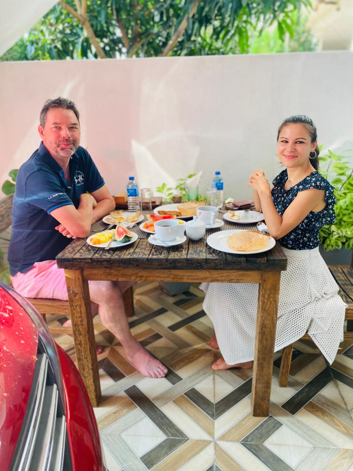 Mario Family Villa And Restaurant Negombo Buitenkant foto